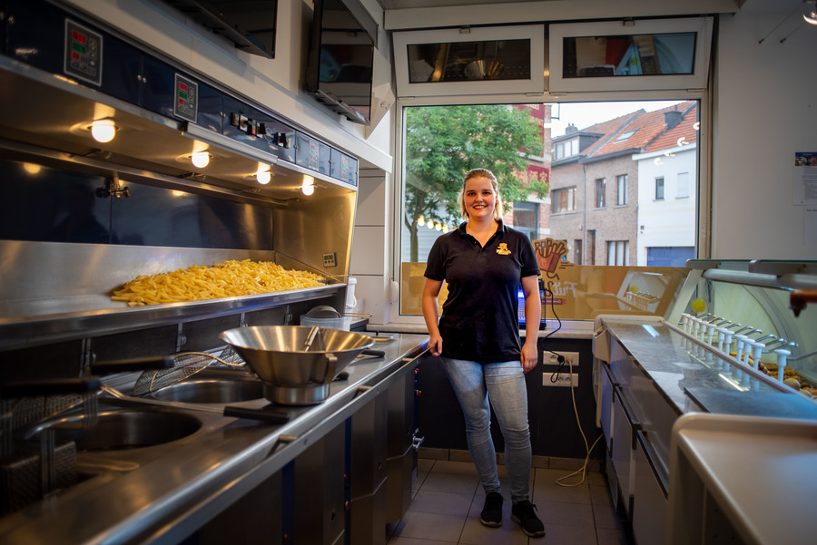 Werkneemster frituur