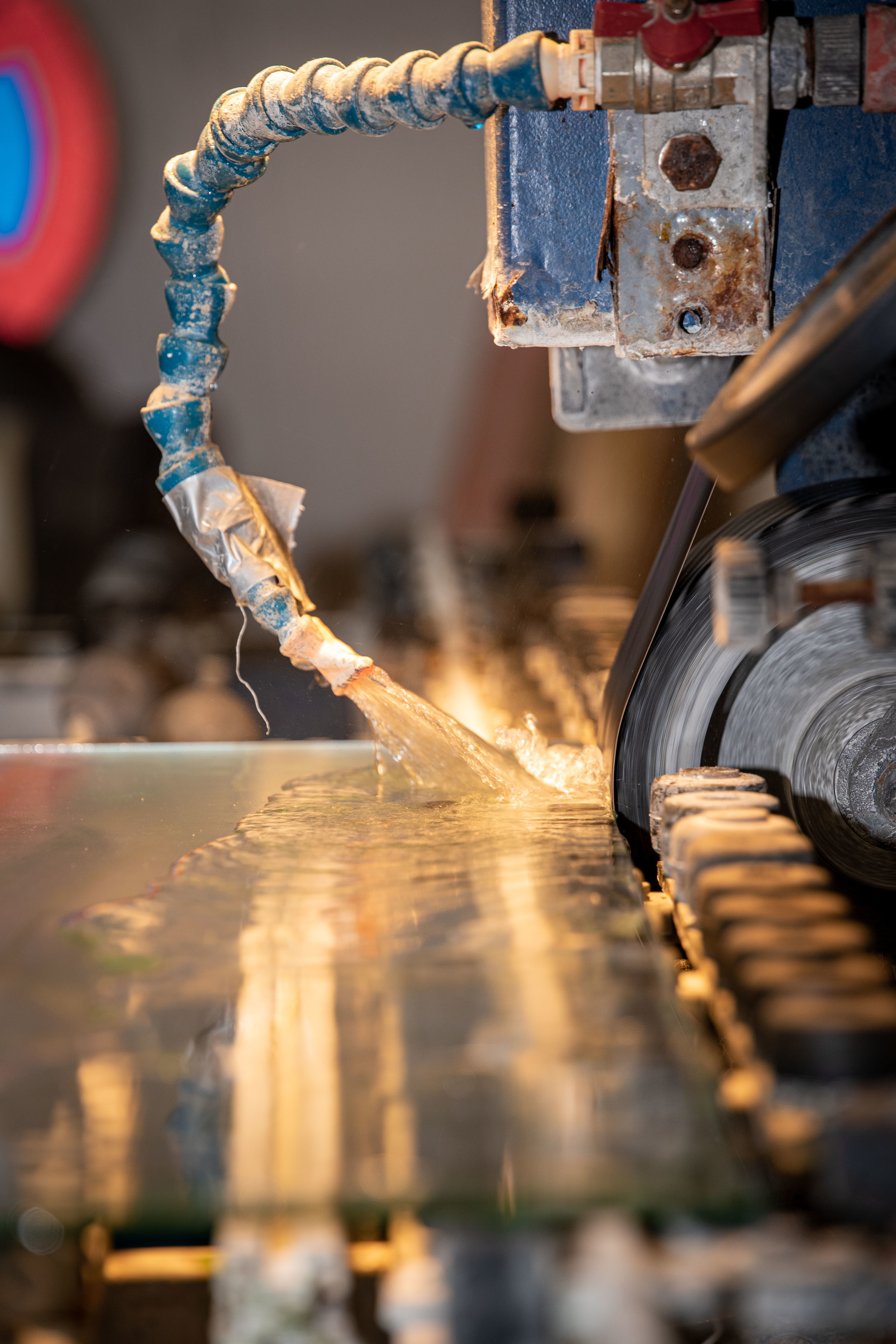 Machine die glas bewerkt