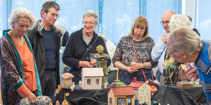 Bezoekers en cursisten op de expo