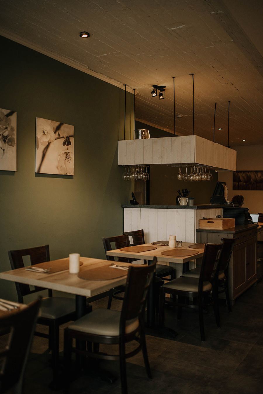 Andere zijde van interieur restaurant Candide