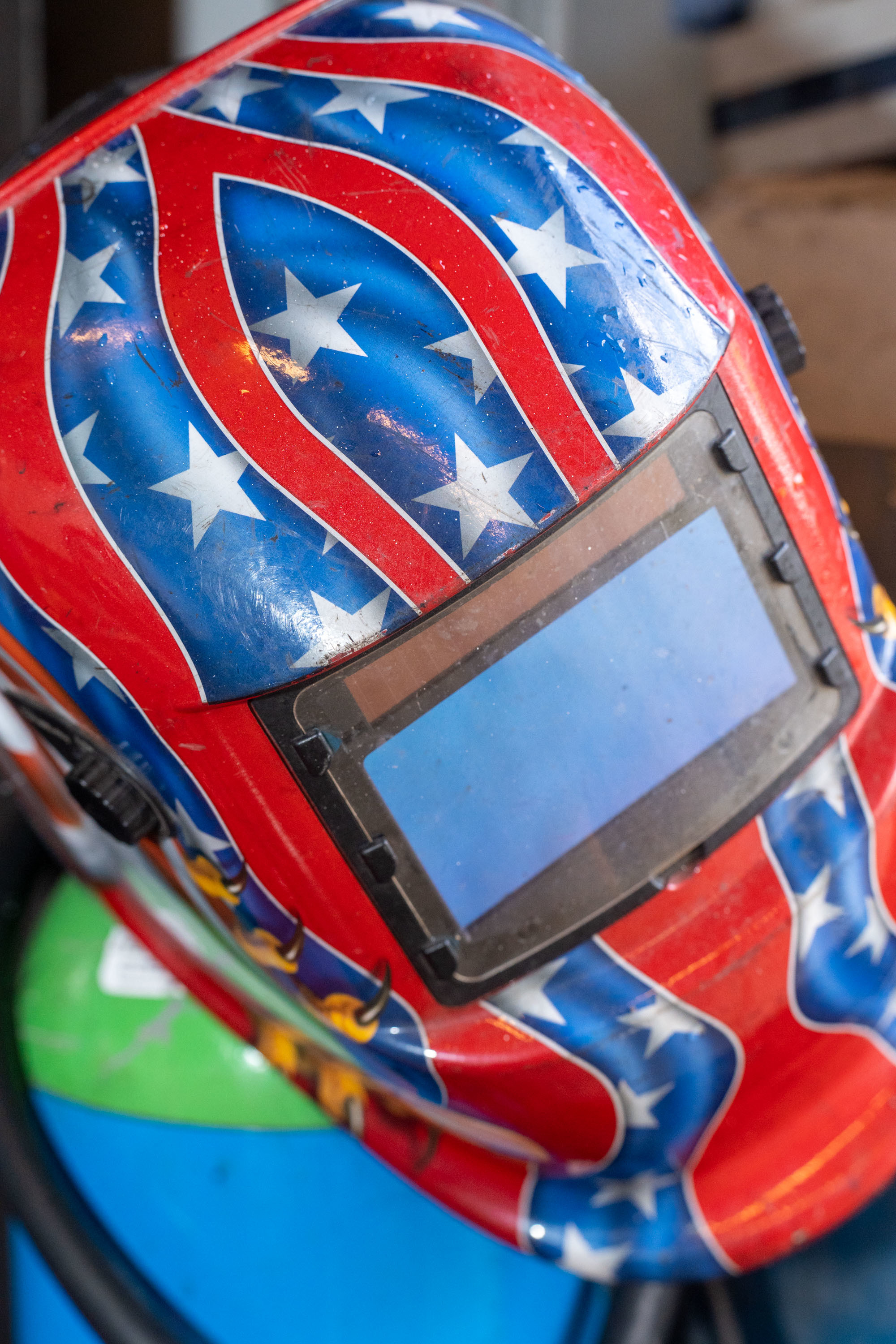 Een lashelm in kleuren van de Amerikaanse vlag Een lashelm in kleuren van de Amerikaanse vlag