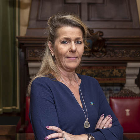 Portret van Wilrijks districtsschepen Linda Verlinden. Portret van Wilrijks districtsschepen Linda Verlinden.