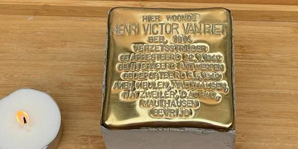 Struikelsteen voor Victor Van Riet