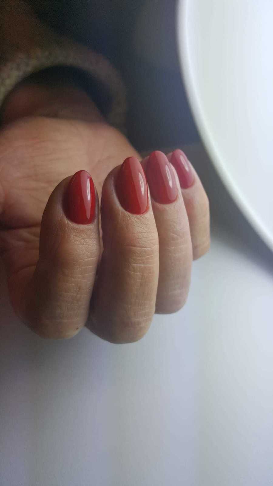 Rode gelnagels