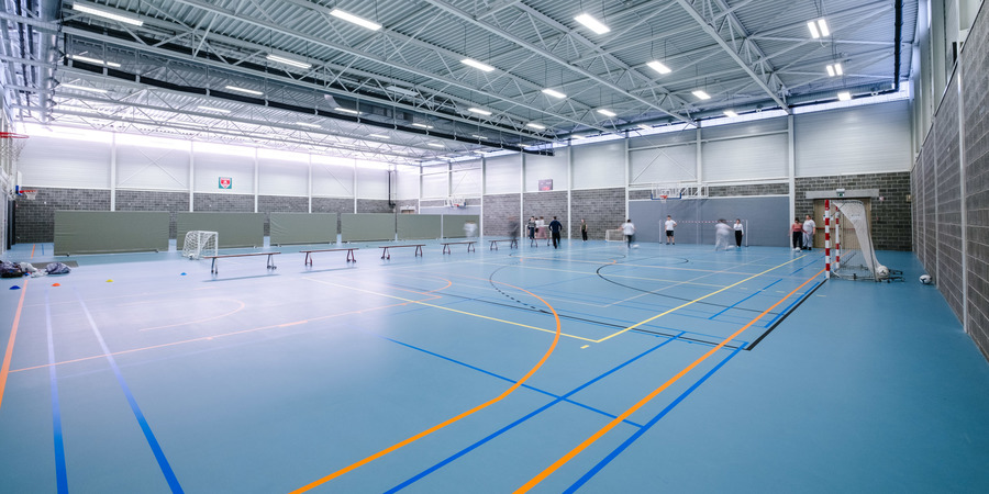 Overzichtsbeeld van de binnenkant van sporthal De Polder in Berendrecht
