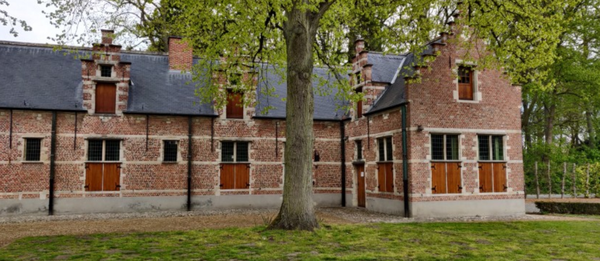 Het poortgebouw van kasteel Veltwijck