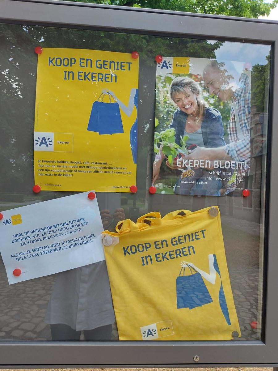 Een voorbeeld van de tote bag. Een voorbeeld van de tote bag.