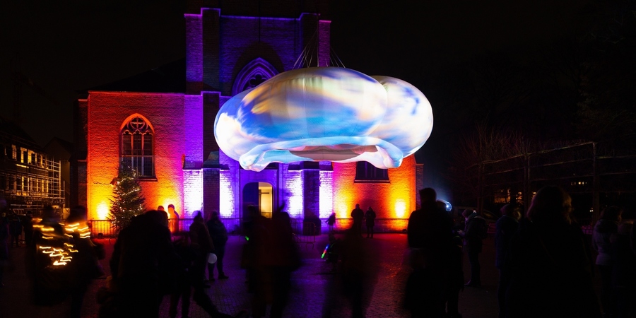 Een sfeerbeeld van de Lichtjesstoet in 2021. Een sfeerbeeld van de Lichtjesstoet in 2021.