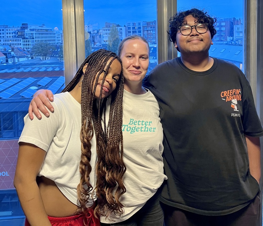 Op de foto: Tania, Emma en Sanam Op de foto: Tania, Emma en Sanam