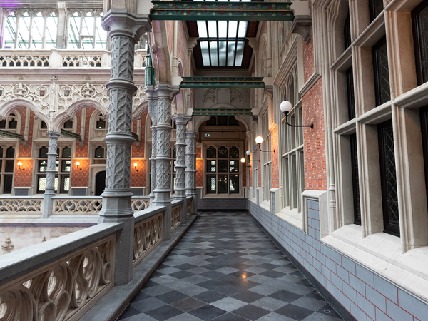 Een binnenbeeld van de Handelsbeurs. Een binnenbeeld van de Handelsbeurs.