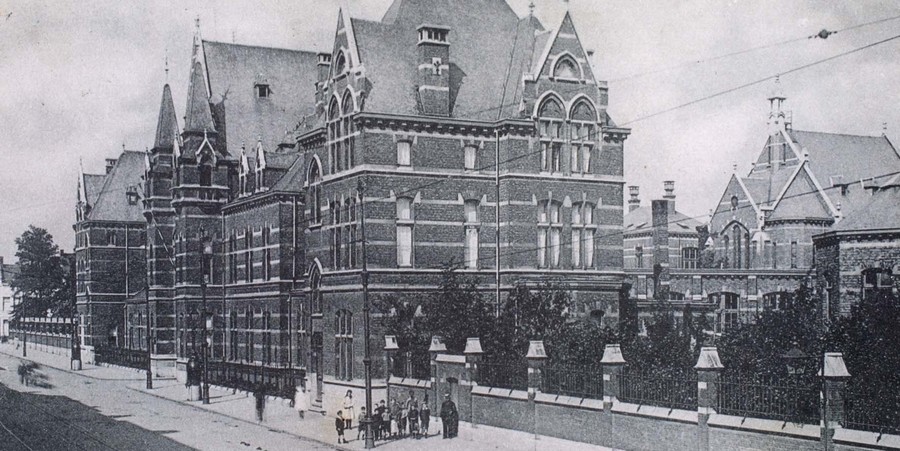 hoofdgebouw van ziekenhuis Stuivenberg