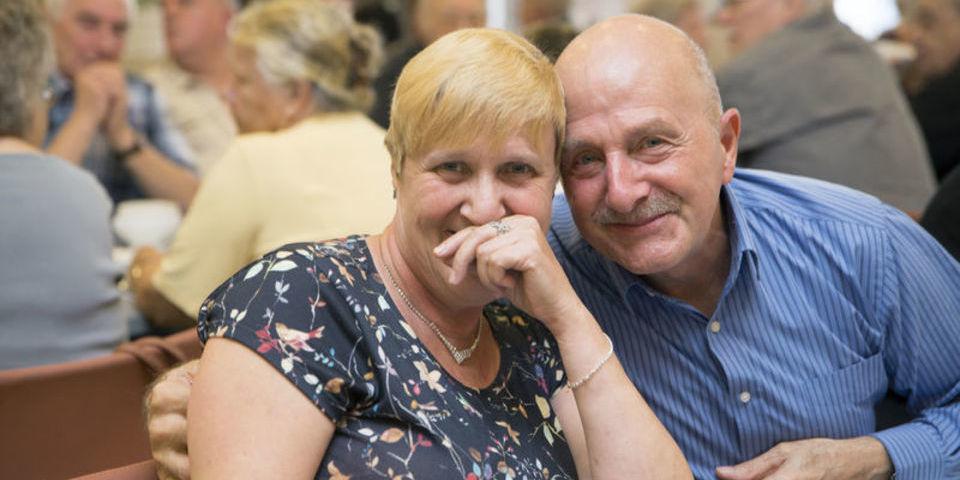 bezoekers in een dienstencentrum