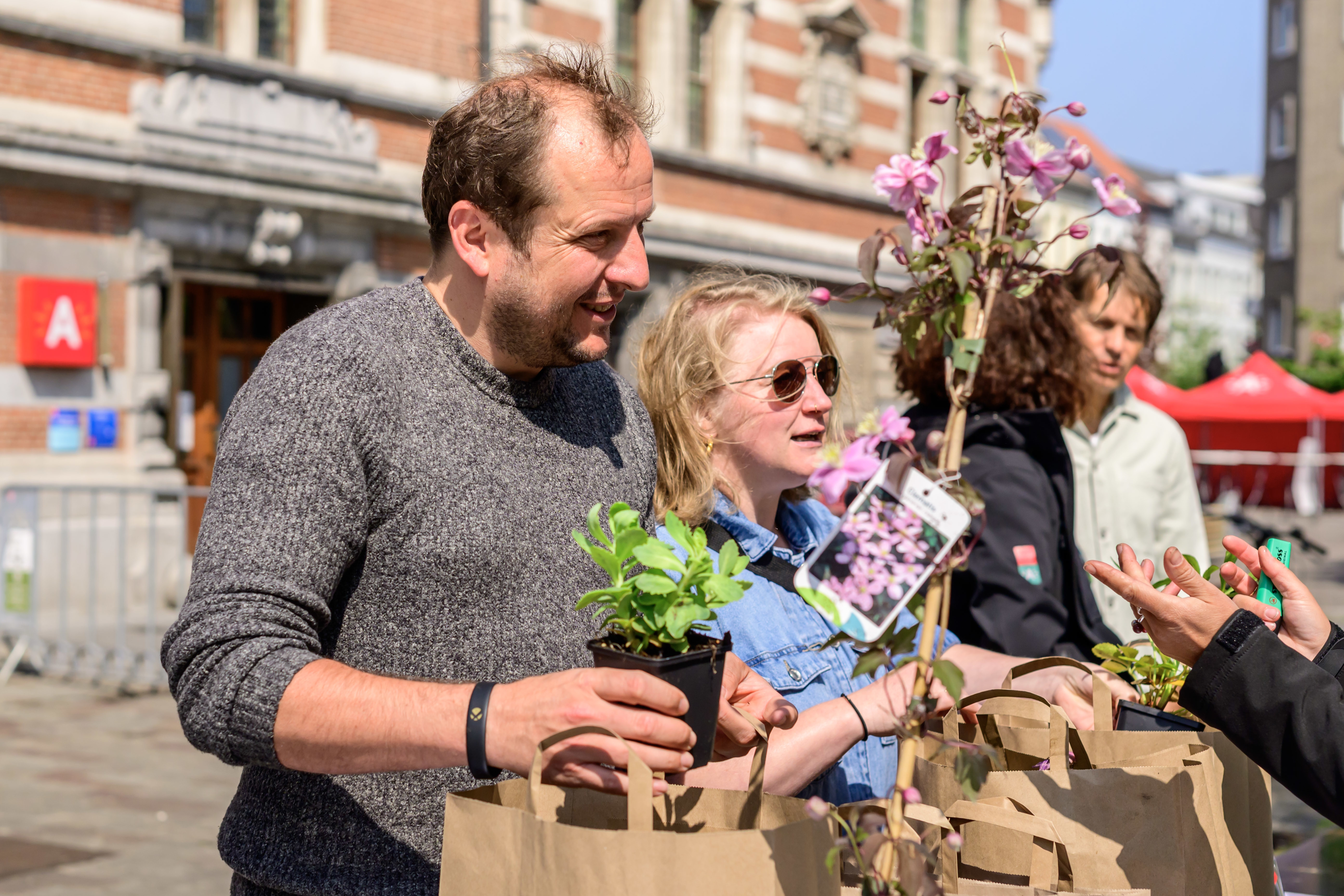 Groeidag brengt Borgerhoutse buren samen