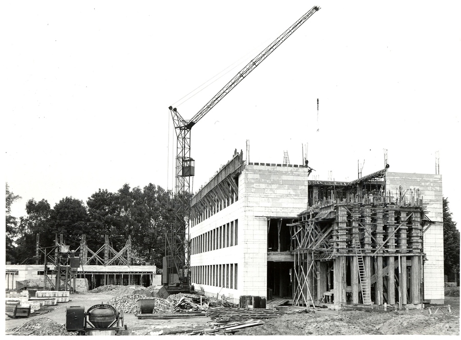 De bouw van het gemeentehuis
