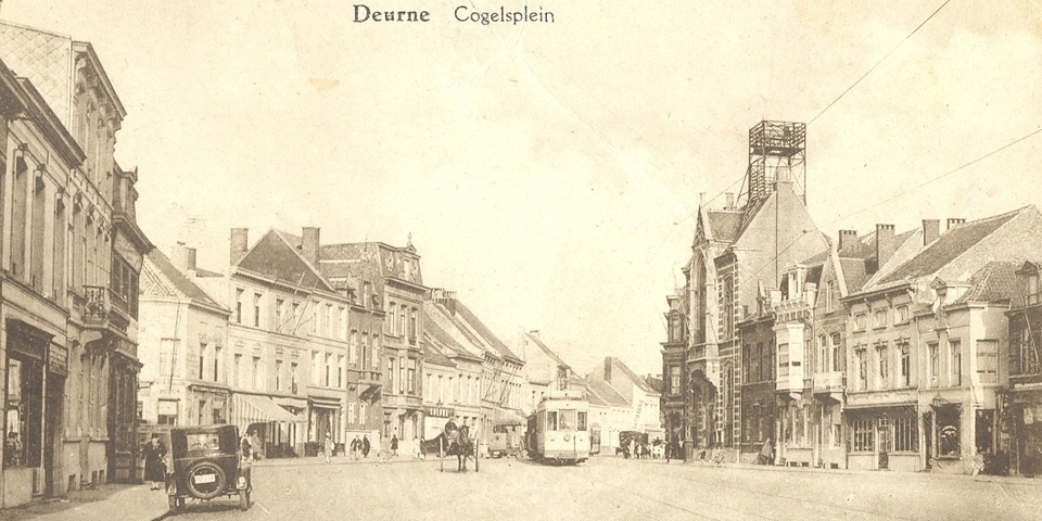 Het gemeentehuis van Gife aan het  Cogelsplein