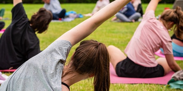 Yoga in het park