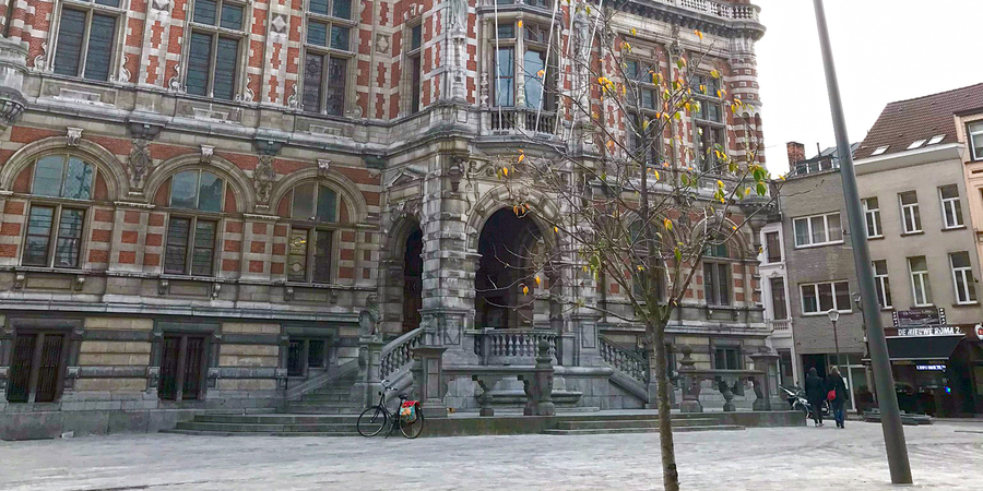 Het oude gemeentehuis van Borgerhout is gerenoveerd als districtshuis