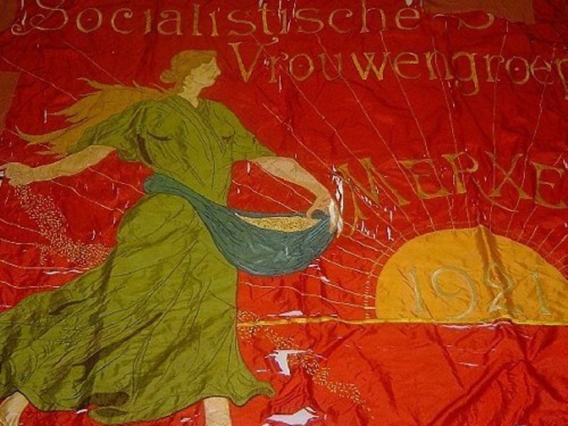 Vaandel van de “Socialistische Vrouwengroep van Merxem 1921”