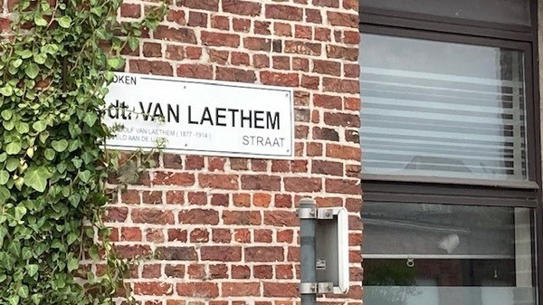 straatnaambord Commandant Van Laethemstraat