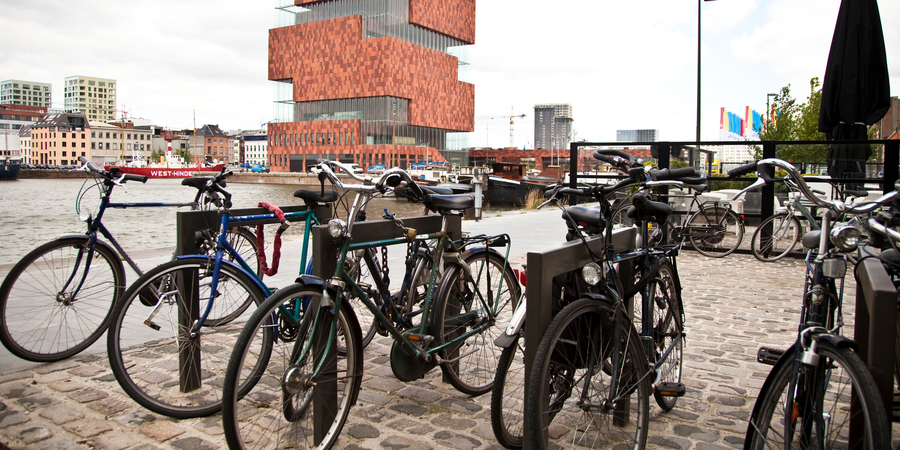 Fietsenstalling voor het MAS Fietsenstalling voor het MAS