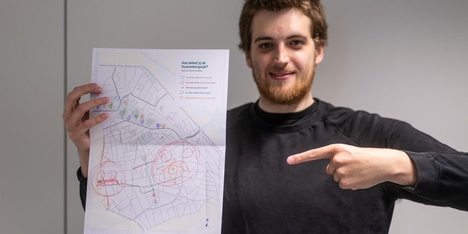 Vic wijst naar mapping Stuivenberg