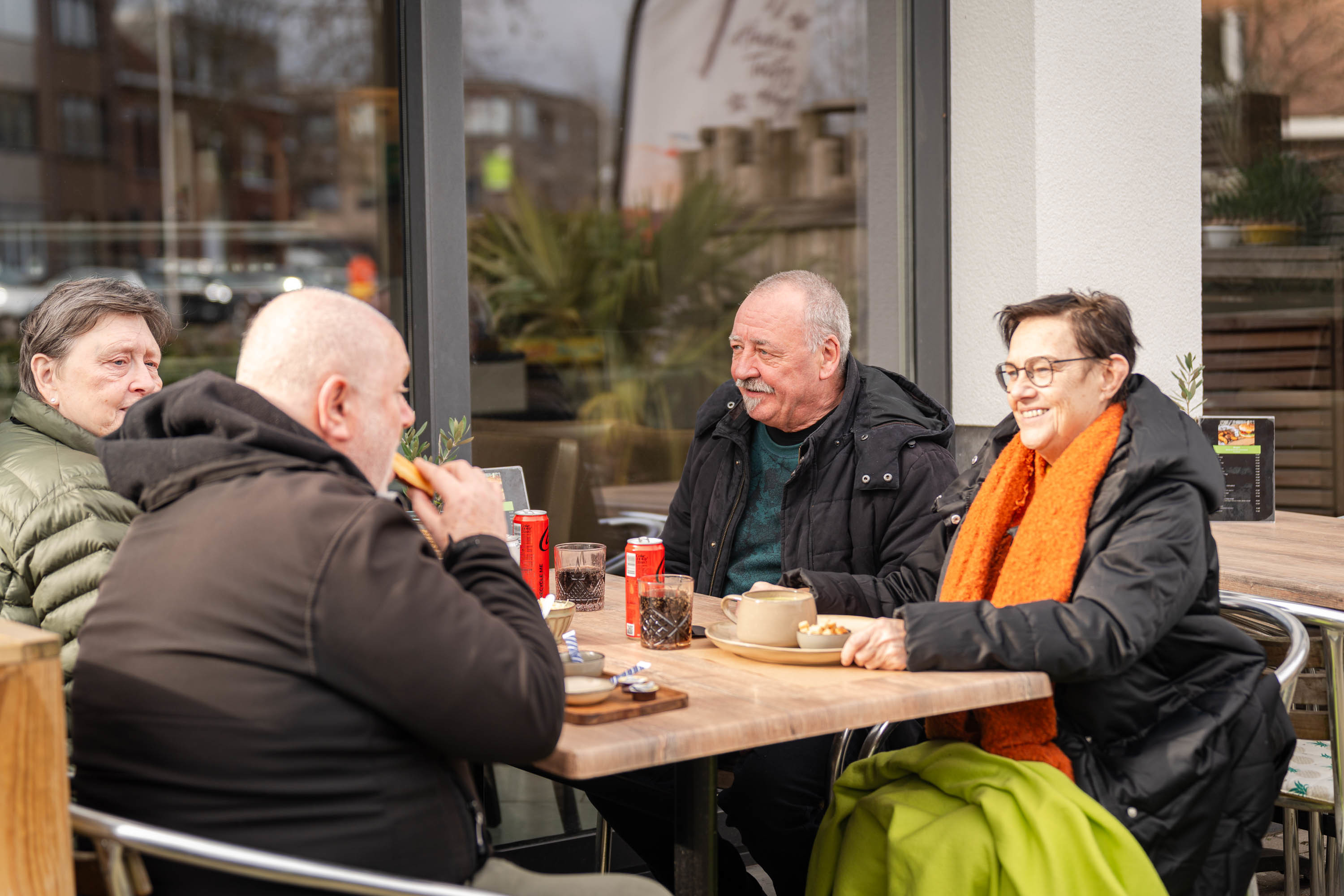 Klanten op het terras Klanten op het terras