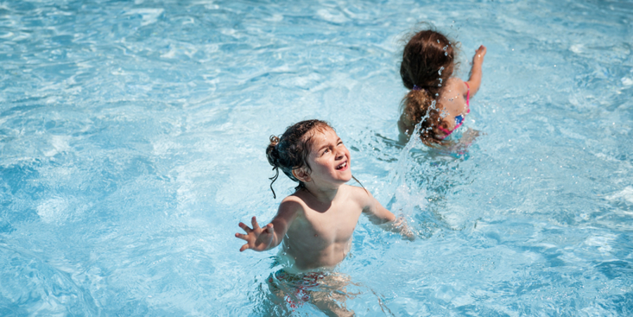 Kinderen in het water Kinderen in het water