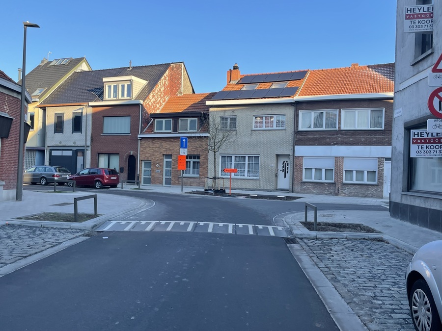 Het vernieuwde kruispunt Oudebaan-Karel Seclefstraat.