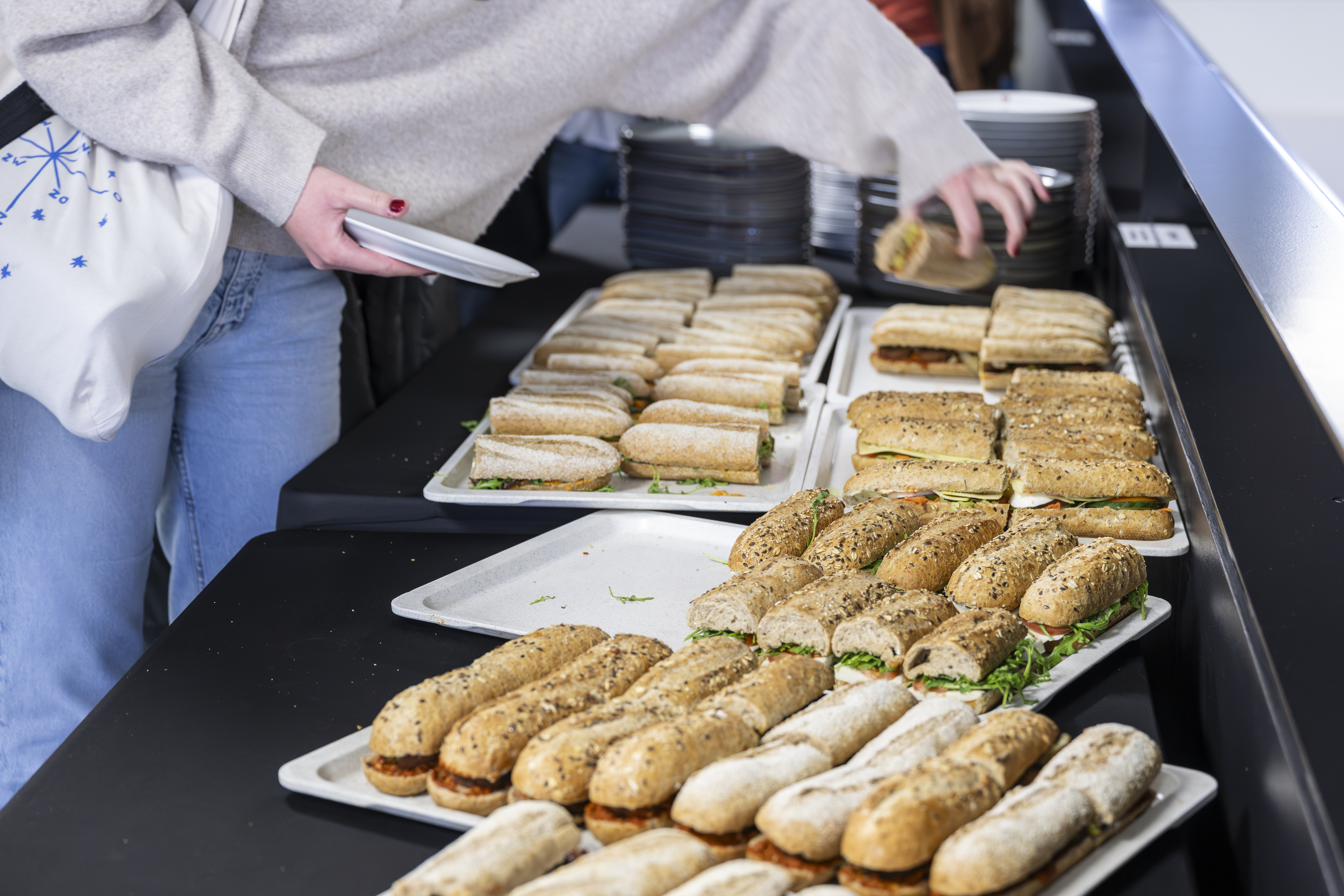 Broodjes op een schaal