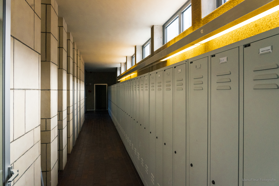 Gang met lockers op gelijkvloers (in 2021)