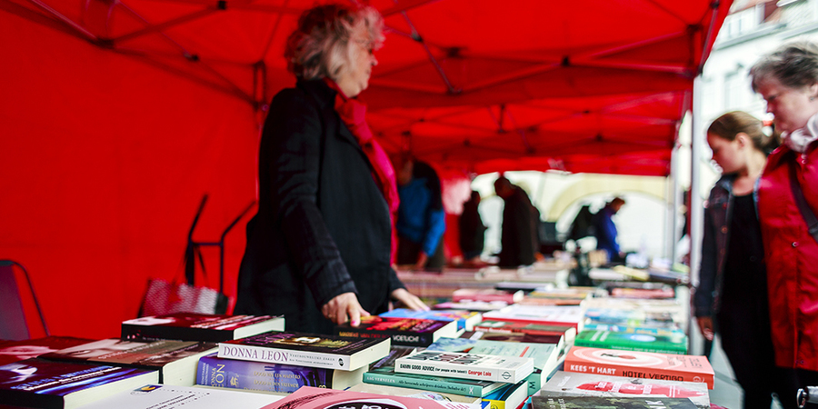 Strip- en boekenmarkt Strip- en boekenmarkt
