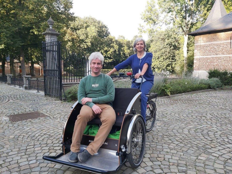 De winnaars Anny Joossens (Fietsen zonder leeftijd) en Tom De Backer (freerunningparcours in Hagelkruispark).