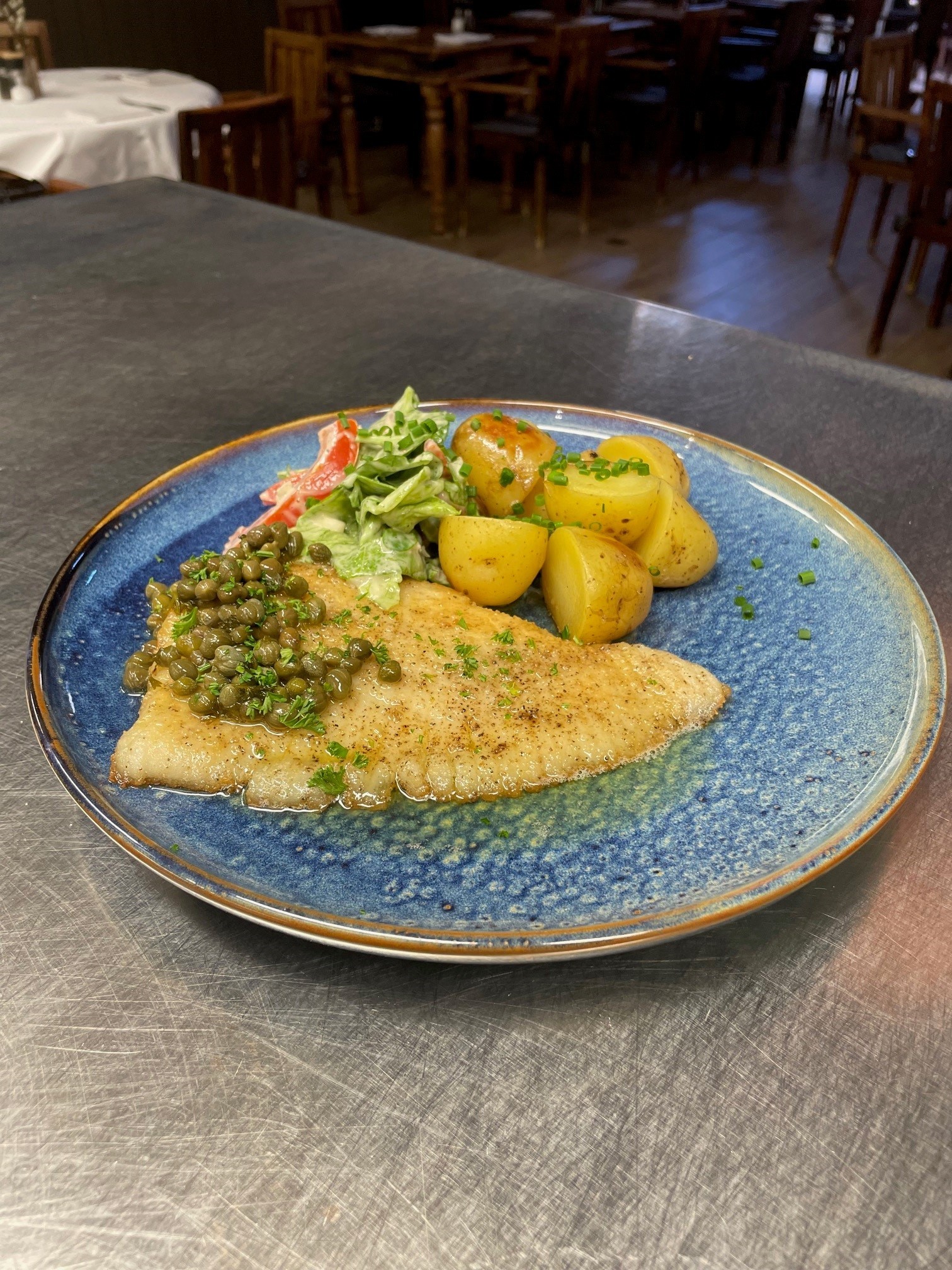 Rogvleugel met kappertjes en aardappelen