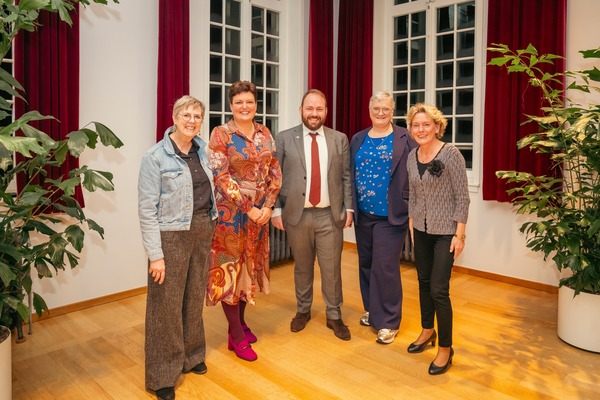 Districtscollegeleden in kasteel Sorghvliedt