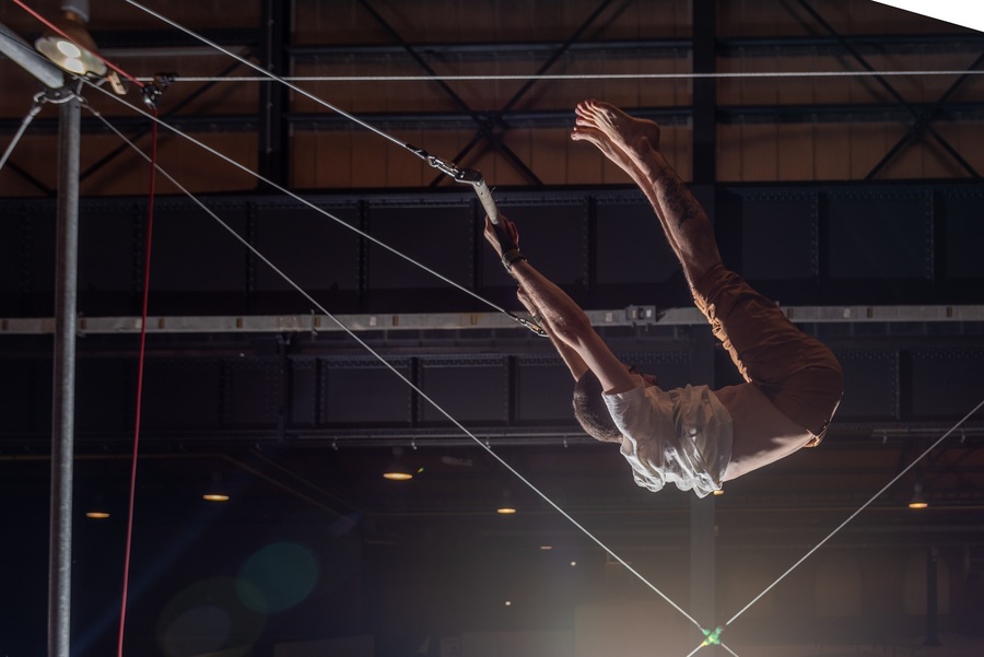 circusartiest in trapeze circusartiest in trapeze