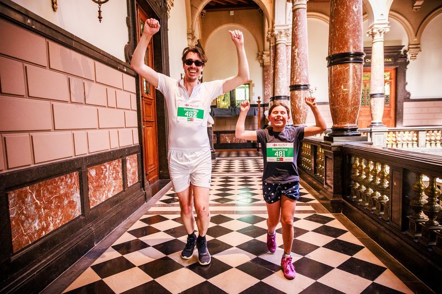 Lopers in het districtshuis van Borgerhout