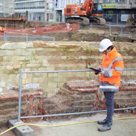 Werftoezichter aan de archeologische opgravingen op de Frankrijklei Werftoezichter aan de archeologische opgravingen op de Frankrijklei