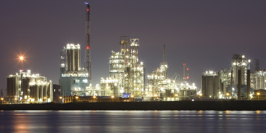 Antwerpse industrie verlicht in de nacht. Antwerpse industrie verlicht in de nacht.