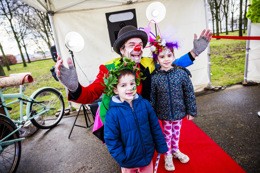 Clown met kindjes