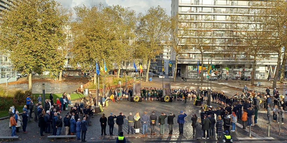 Een overzichtsbeeld van de jaarlijkse 11-novemberherdenking op de Bist in Wilrijk