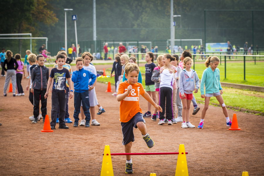 Sportpark Het Rooi: een plek voor sport en spel voor jong en oud. Sportpark Het Rooi: een plek voor sport en spel voor jong en oud.