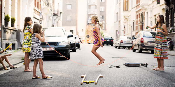 Kinderen spelen op straat