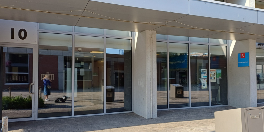 Voorgevel buurtsecretariaat Linkeroever
