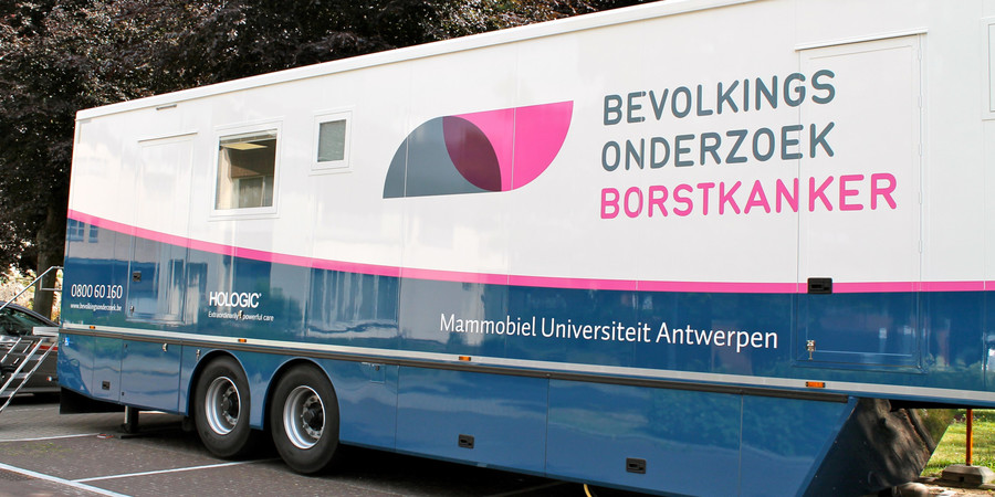 De mammobiel van de Universiteit Antwerpen