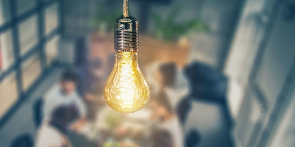 Een brandende lamp