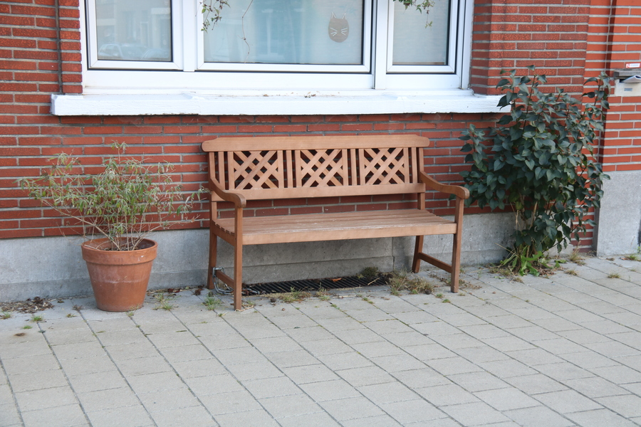 Bankje op straat