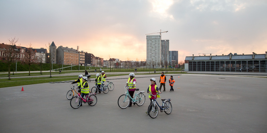 De Fietsschool aan het werk in Park Spoor Noord De Fietsschool aan het werk in Park Spoor Noord