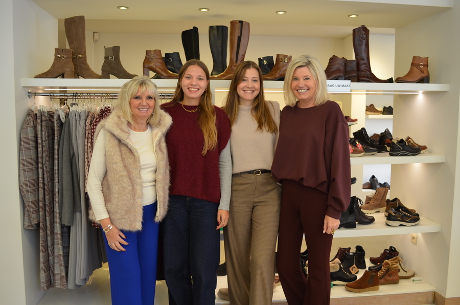 V.l.n.r. Mia, Luna, Lauren en Sandra