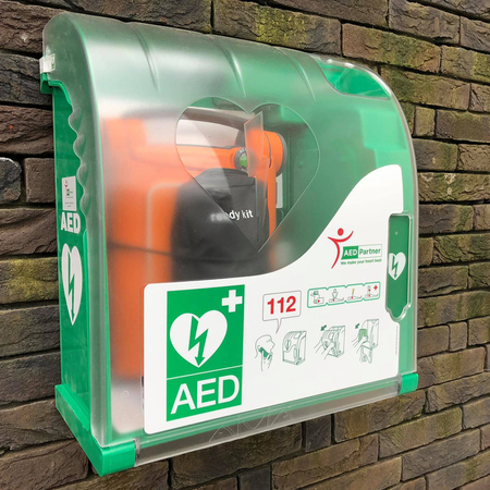 Fotot van een AED toestel om gratis reanimatie crusus in Borgerhout te promoten Fotot van een AED toestel om gratis reanimatie crusus in Borgerhout te promoten