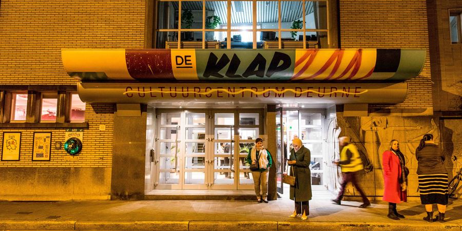 Voorgevel en inkom De Klap